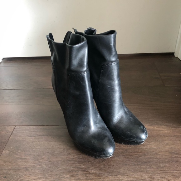 Black booties - Picture 1 of 4